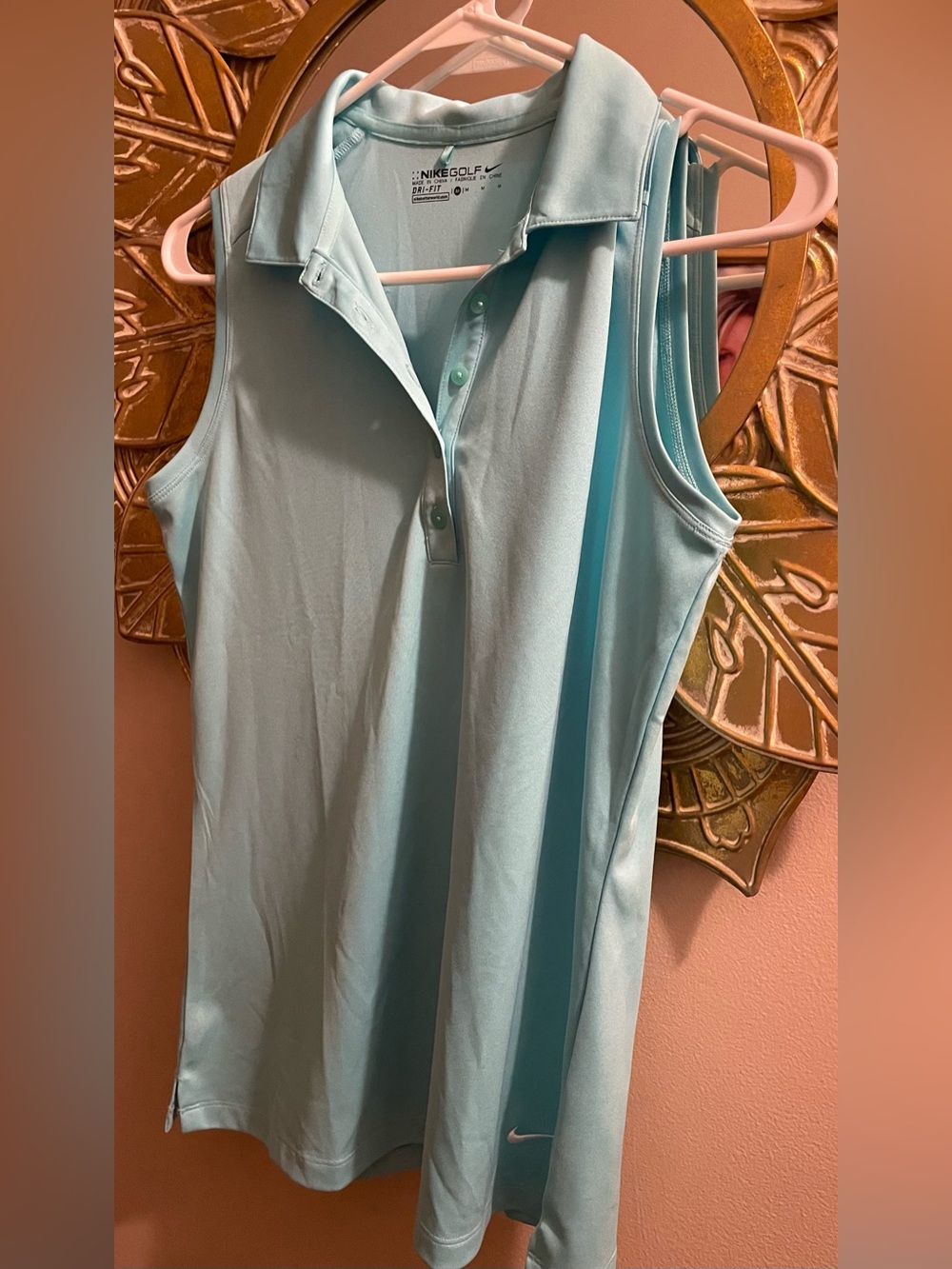 Nike Sleeveless Golf Polo 
Pale Blue
Women’s Medium
EUC